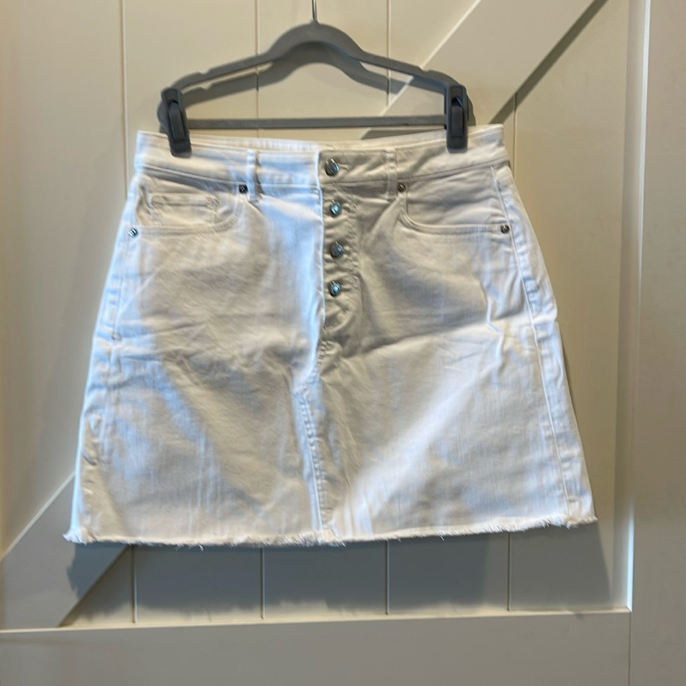 Woman’s Loft White Jean Skirt